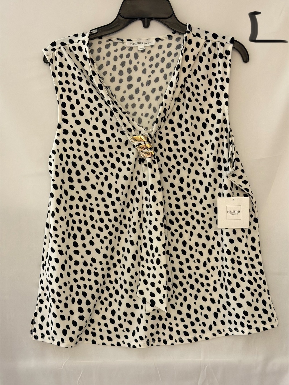 Perceptions Sleeveless V-Neck Dot Print Top in White and Black